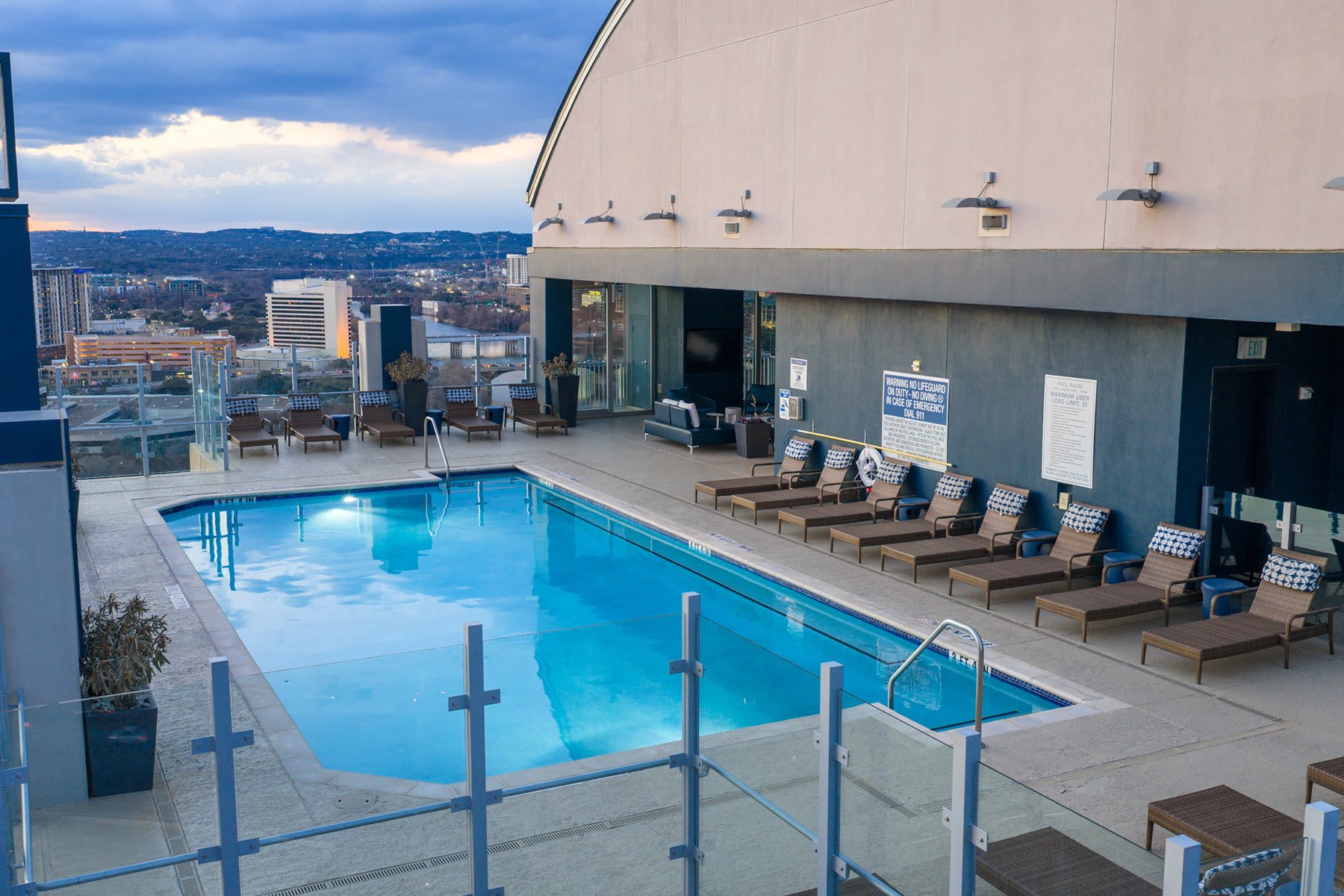 SkyHouse Austin Apartments – photo 3