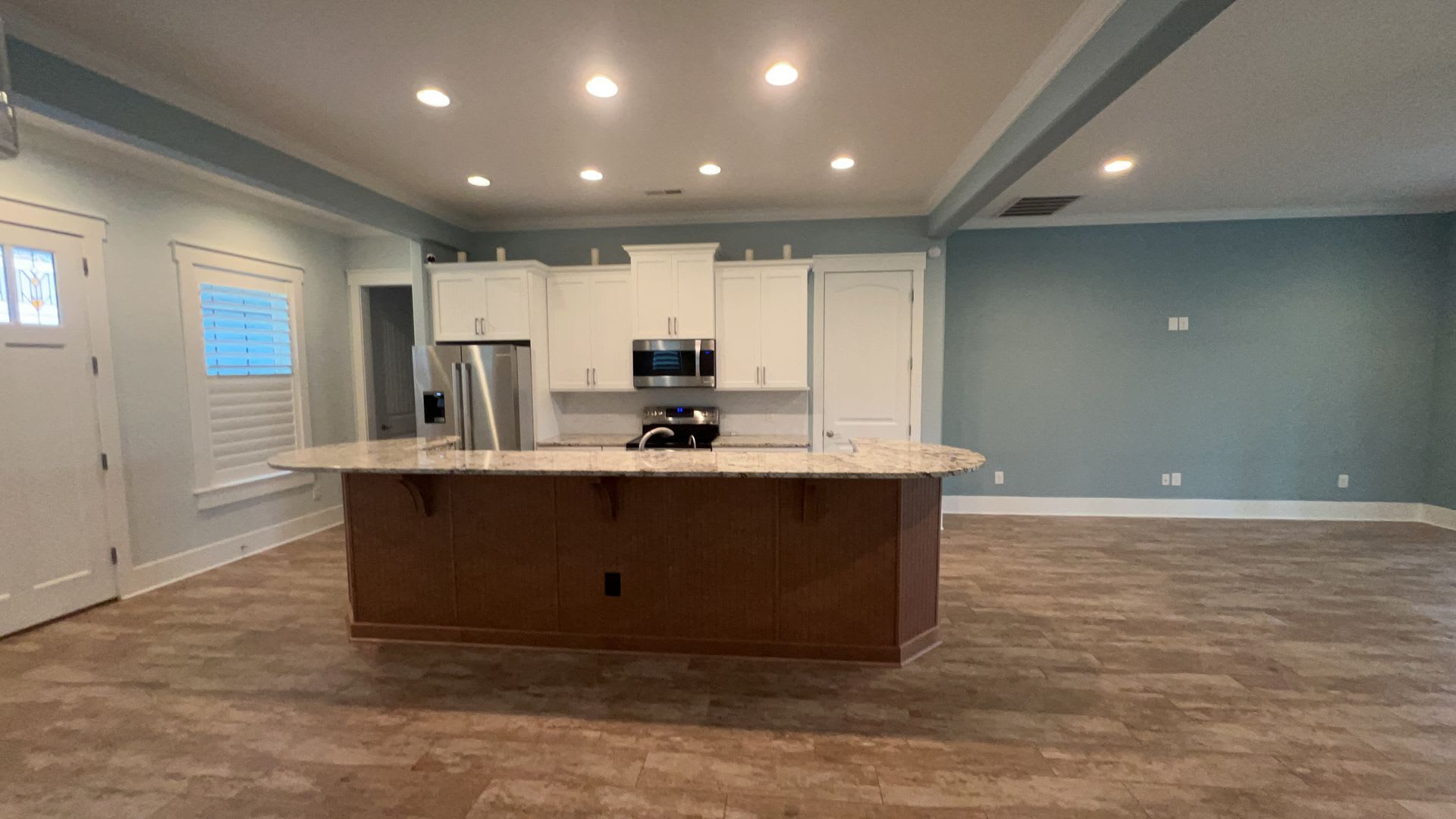 Huge home in the Gated Waterbridge Subdivision! – photo 5