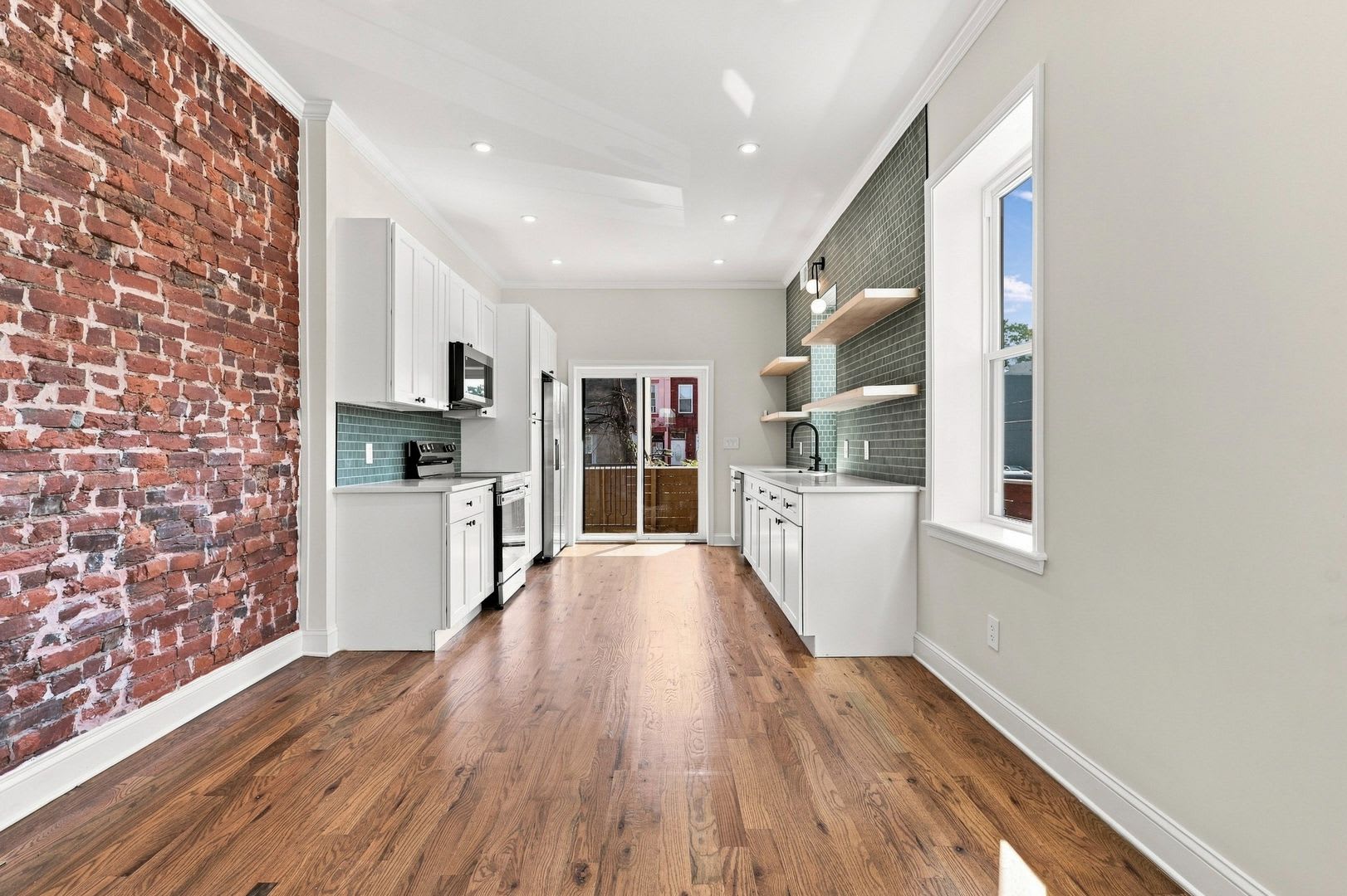Beautifully Renovated 3-Story Home Steps from Fairmount Park! – photo 5