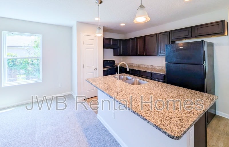 8813 Cocoa Ave – photo 2