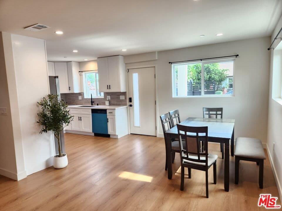 1154 W 67th St – photo 4
