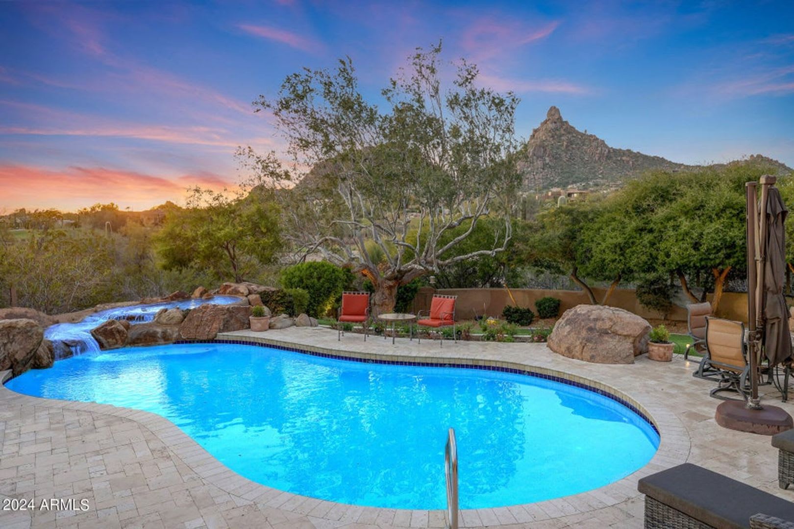 Beautiful Custom Home With Backyard Oasis – photo 2
