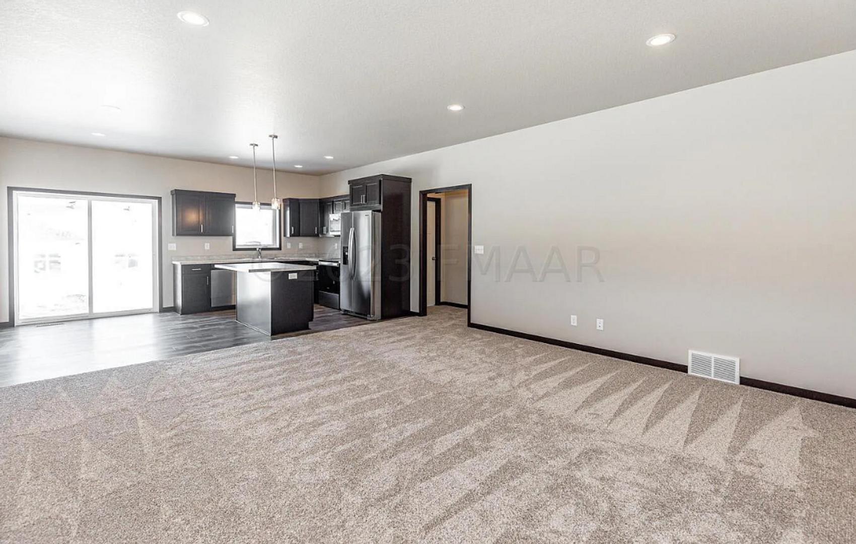 1506 Keystone Cir NE – photo 2