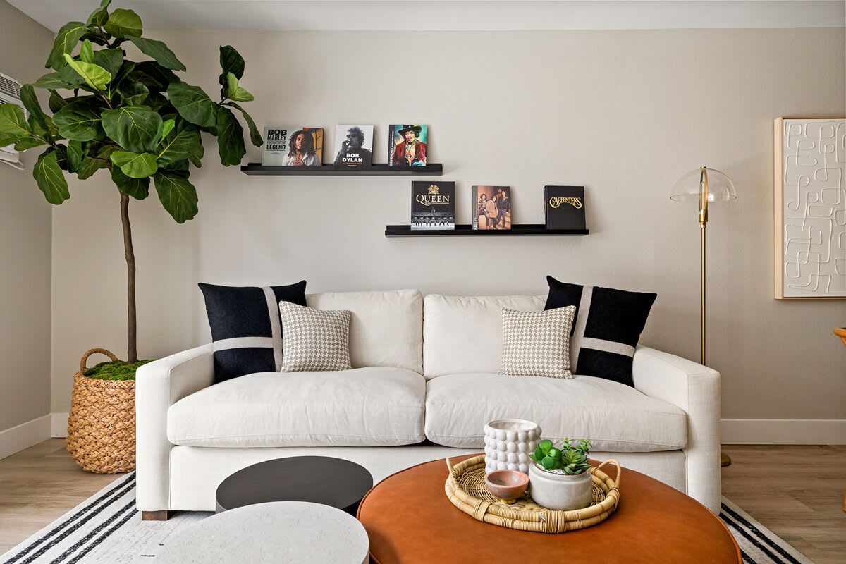 Lyric Apartments – photo 5