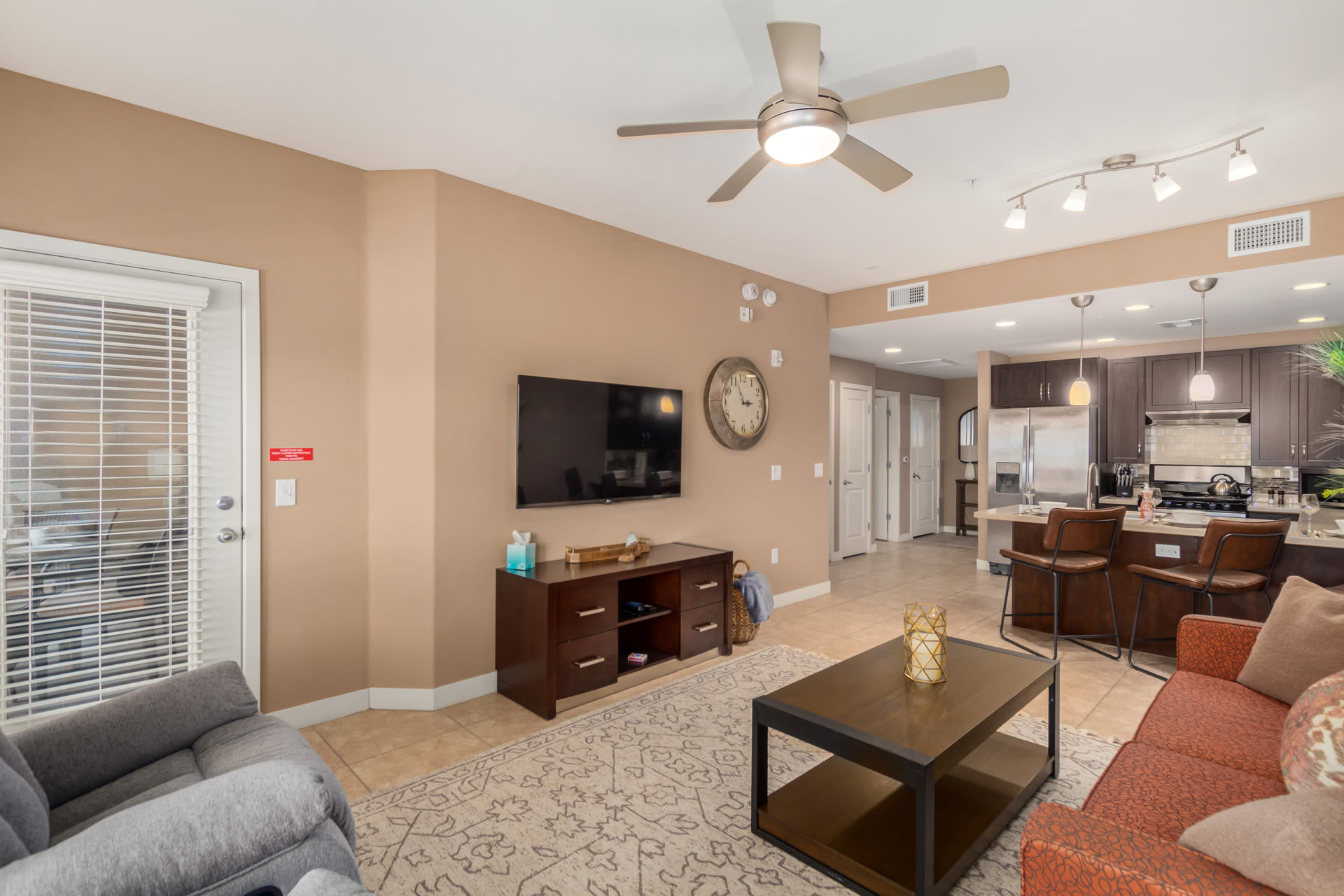5450 East Deer Valley Drive – photo 2