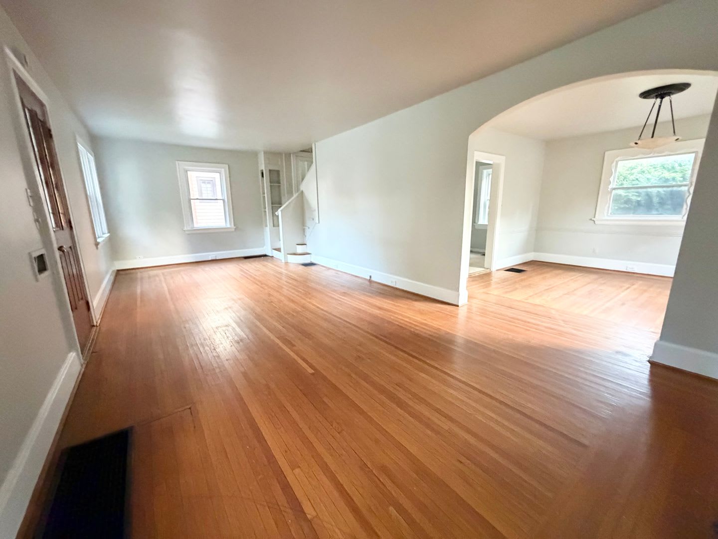 Great 3 bed home in Bond Hill!! – photo 4