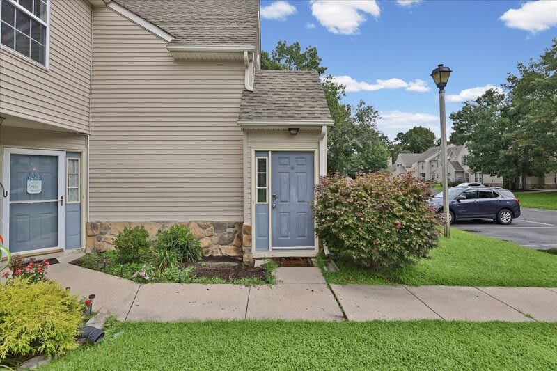 2813 Falcon Court – photo 2
