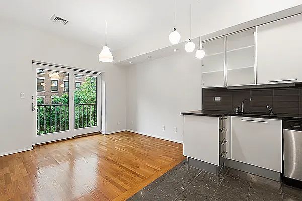 359 15Th St Apt 3B – photo 1