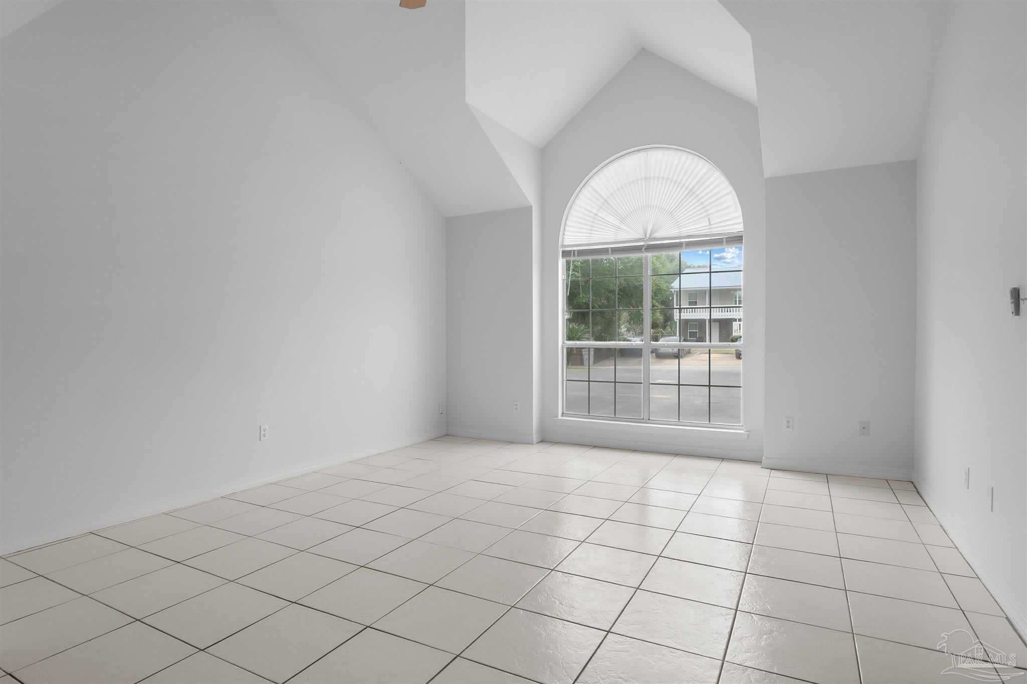 1356 Redwood Ln – photo 3