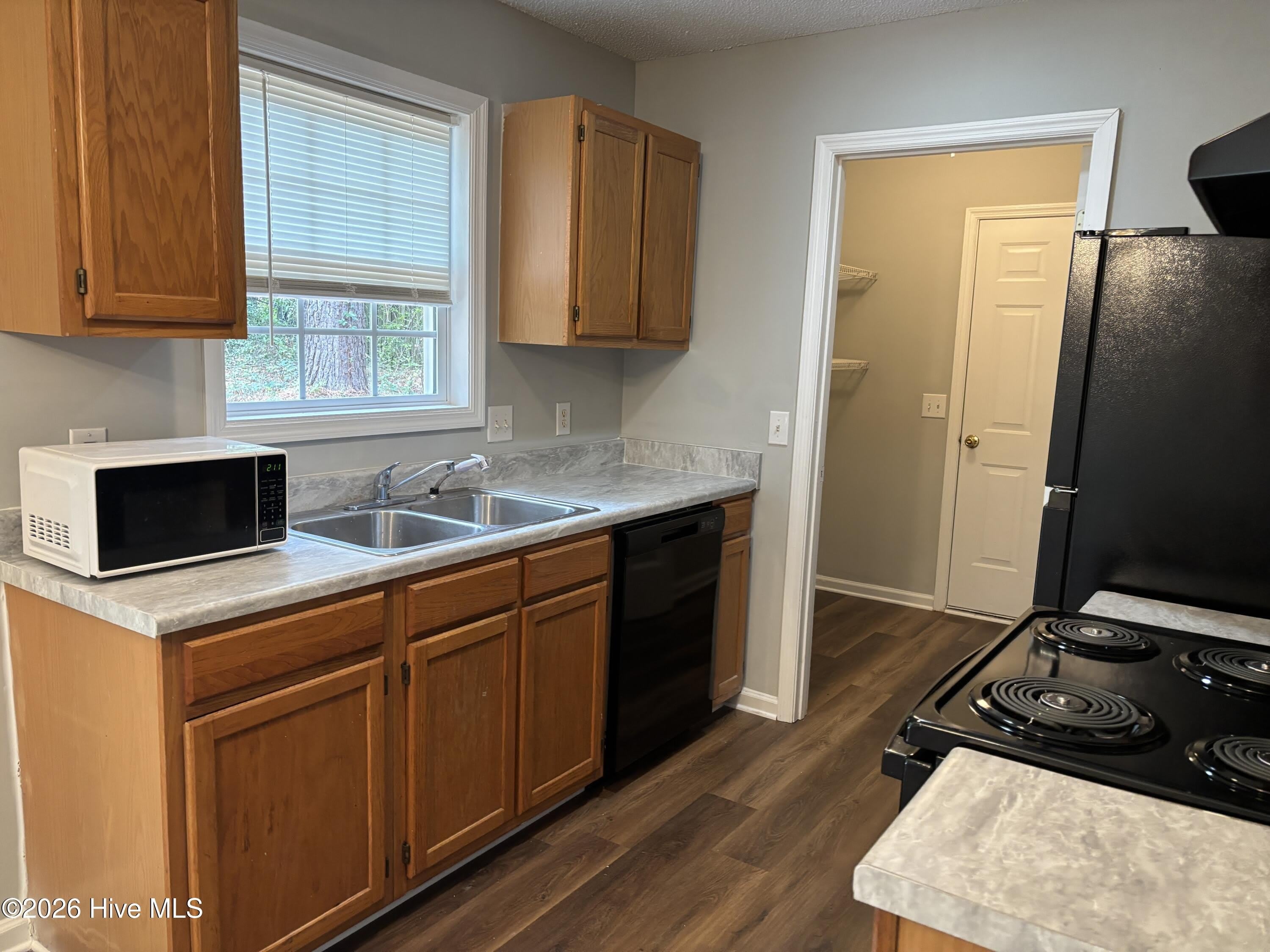 805 N Sycamore Street – photo 3