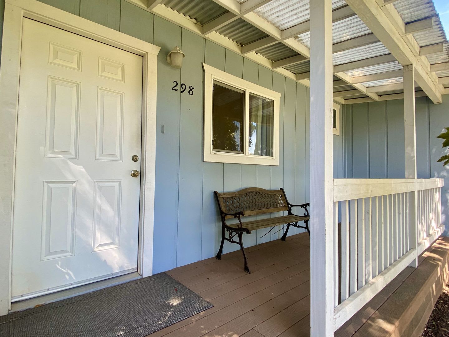 2 bedroom house with beautiful backyard! – photo 2