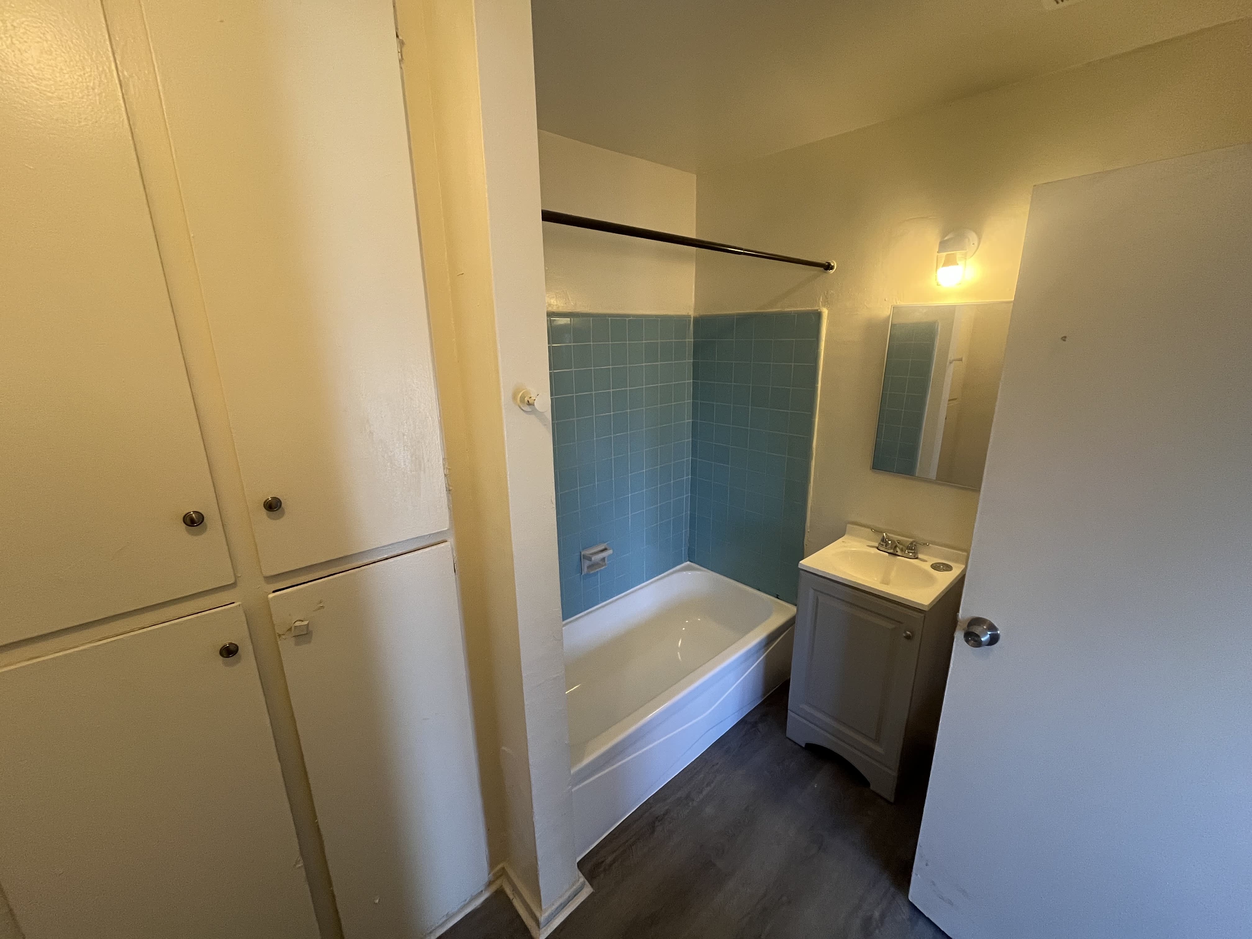 1377 West 36th Street – photo 2