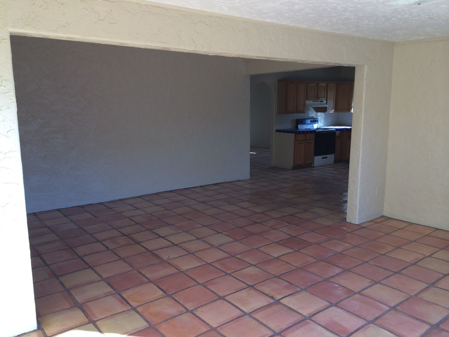 Roomy 6-Bedroom Home with Pool – photo 5