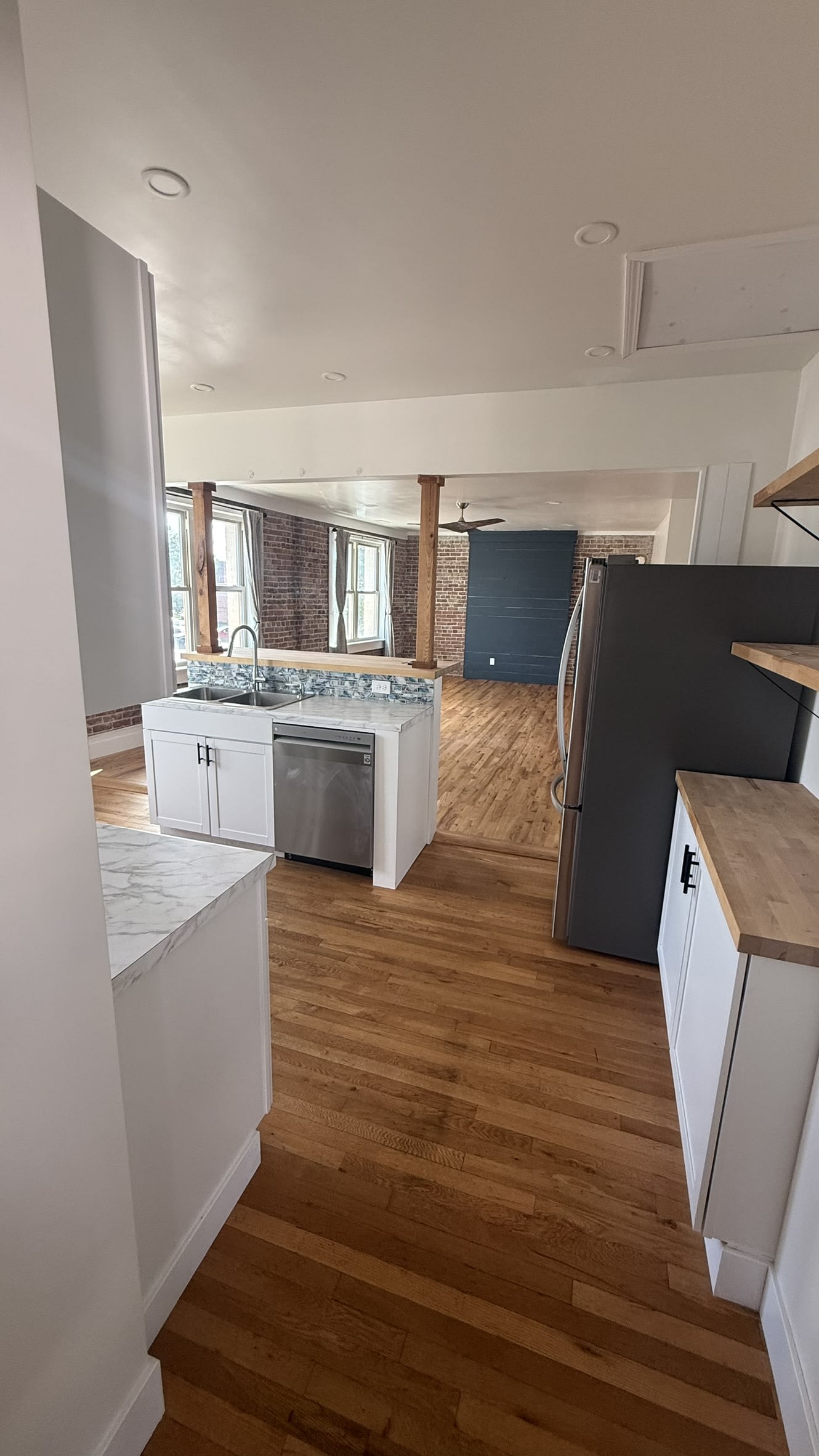 106 Main Street West – photo 2
