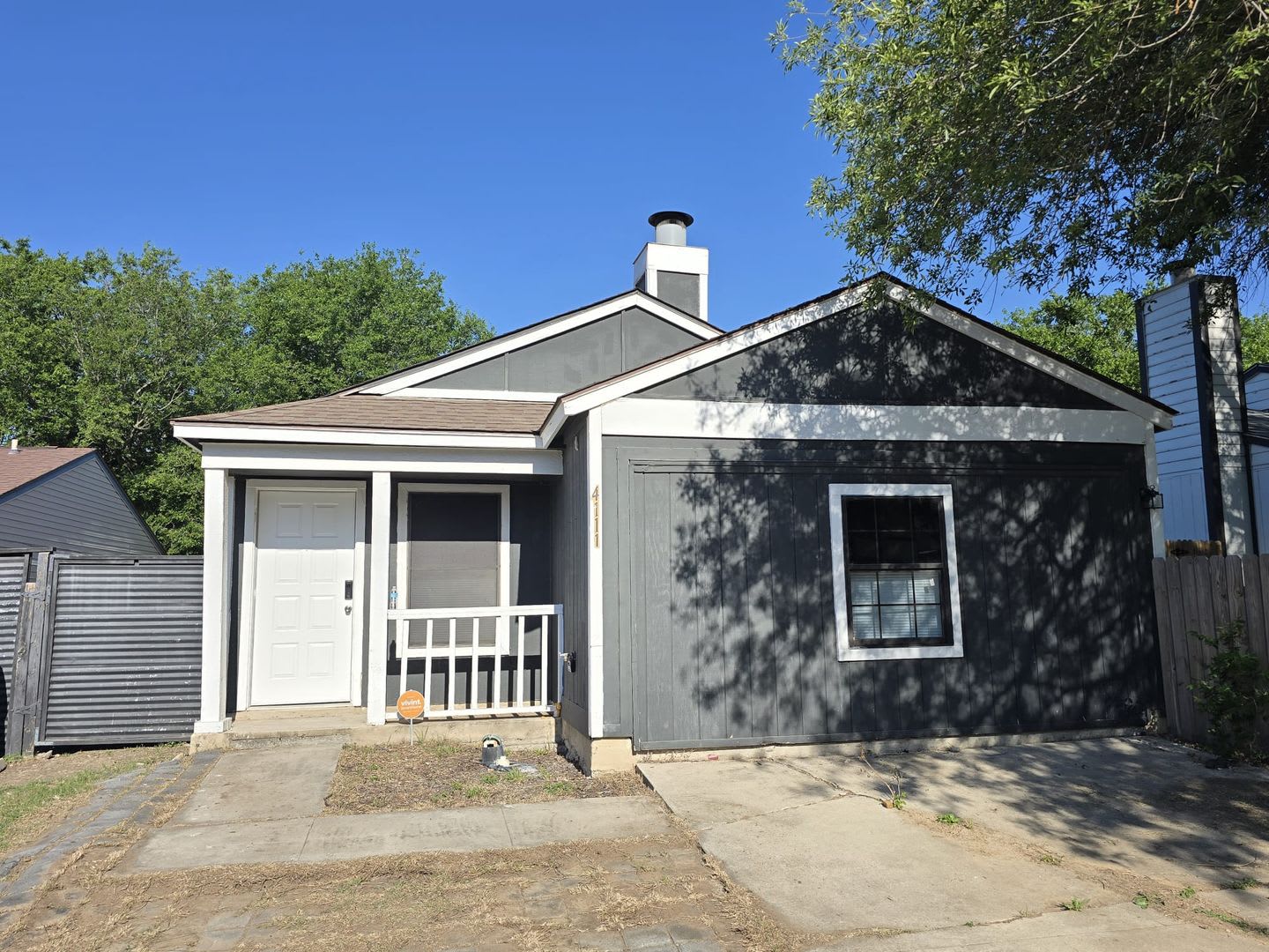 For Lease – photo 1