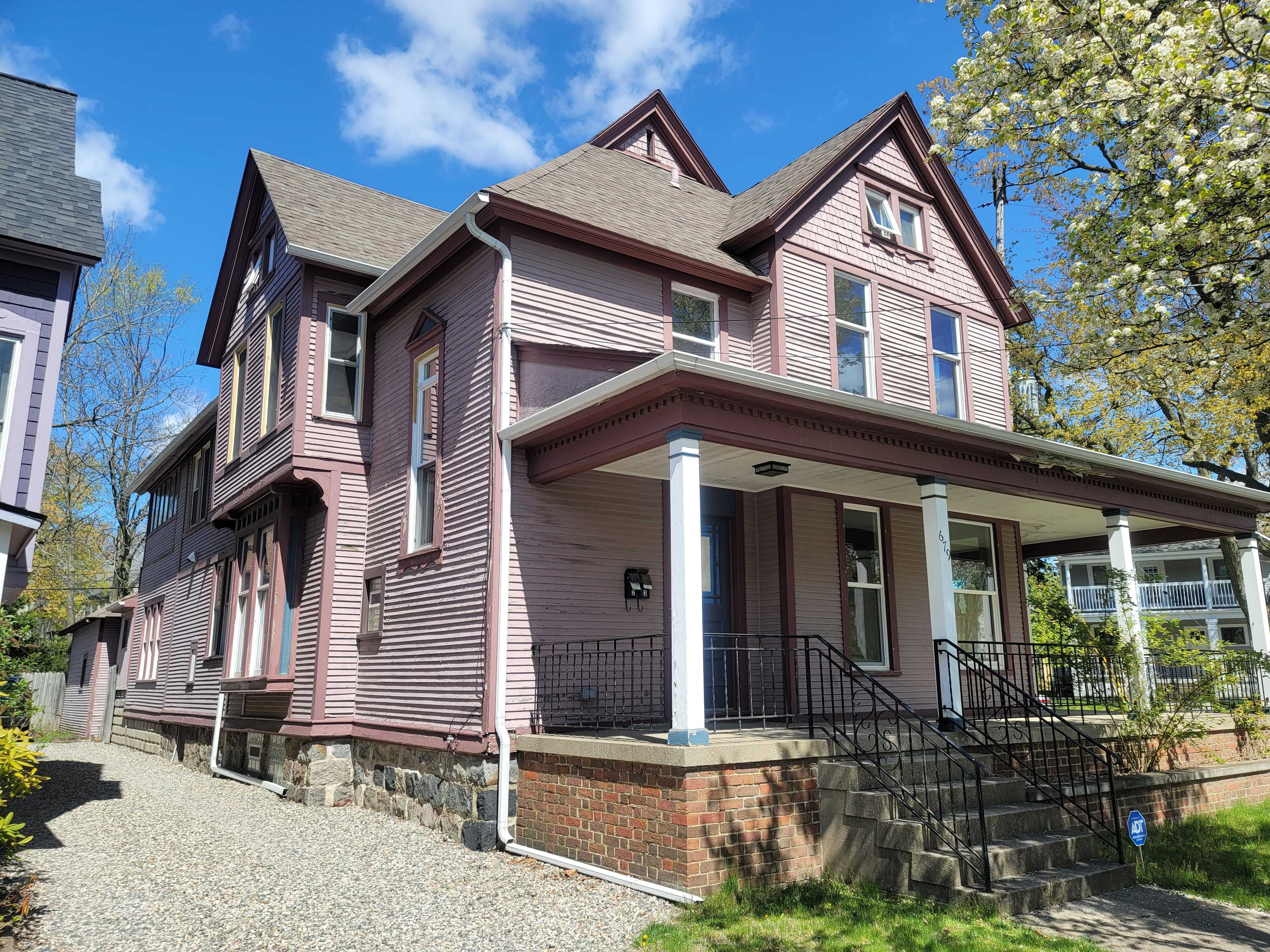 679 Lake Drive Southeast – photo 1