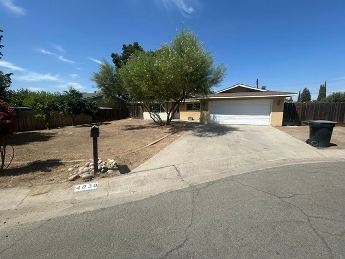 Updated 3 Bedroom 2 Bathroom Home in Visalia! – photo 1