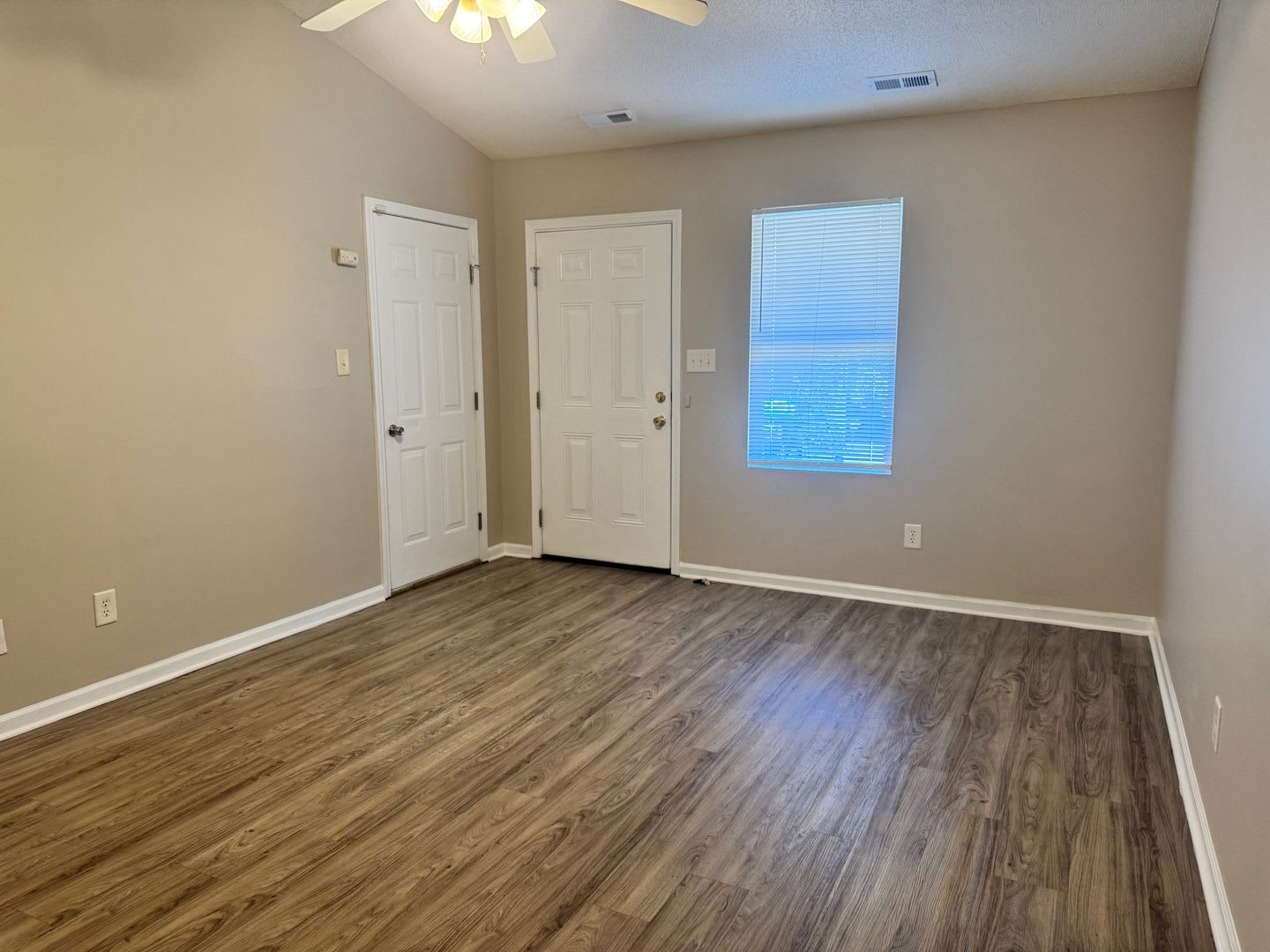 Convenient 3 Bedroom, 2 Bathroom House in Winston-Salem! – photo 5