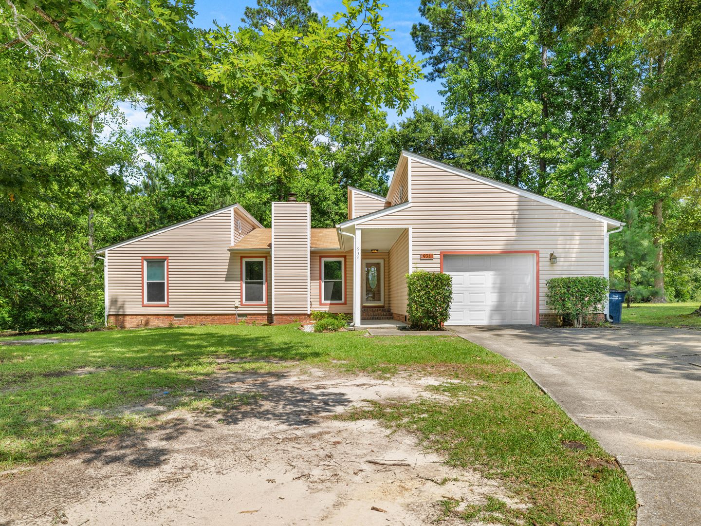 Home in Cul-De-Sac – photo 1