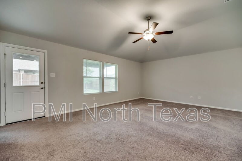 4544 Hemingway Ave – photo 3