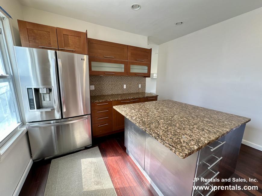 253 Belgrade Ave. – photo 1