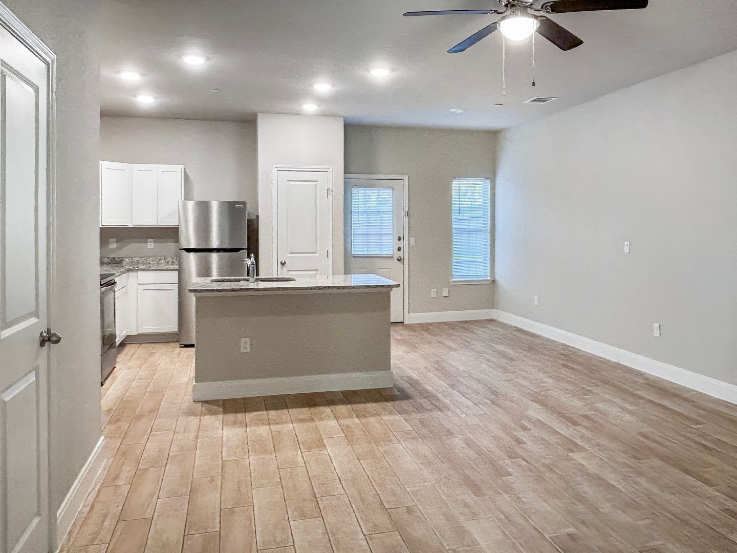 Charming 3 Bedroom Townhome Near I-35 &amp; Randolph AFB – photo 5