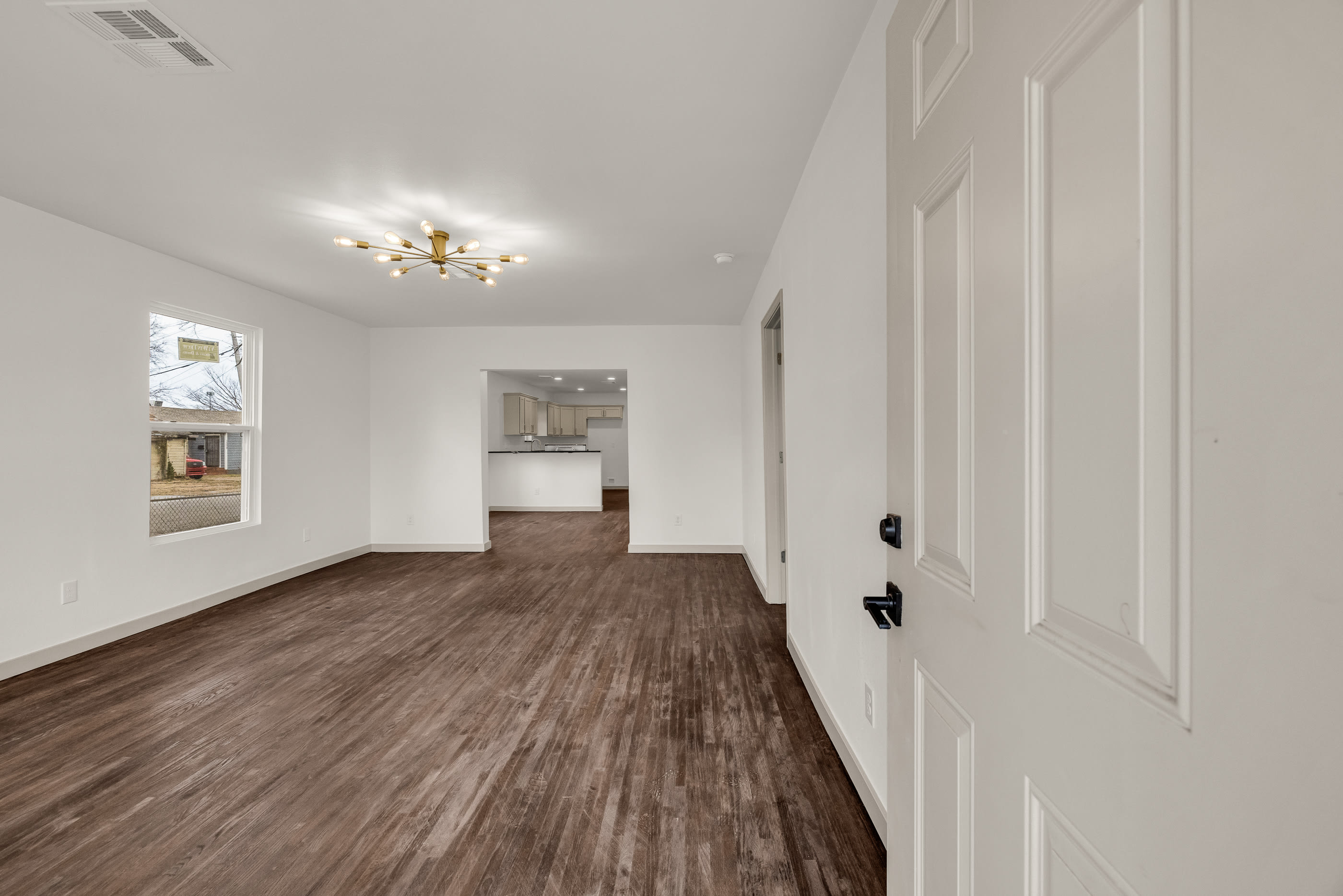 1017 West Newton Street – photo 2