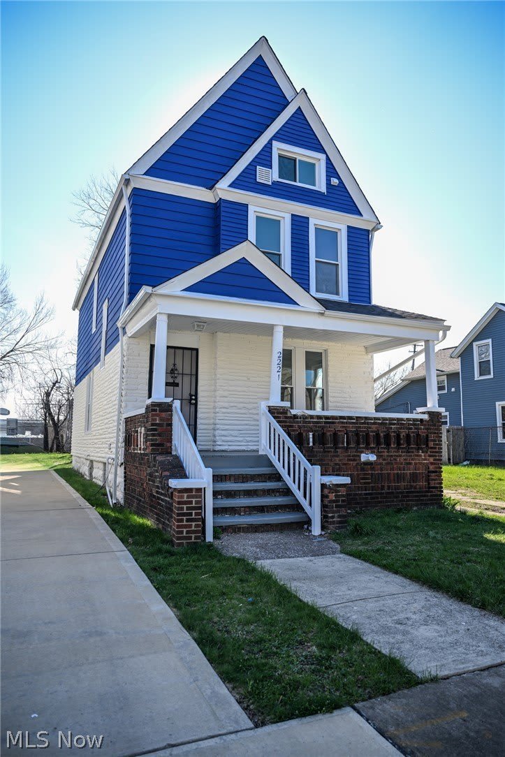 2221 E 97th Street – photo 1