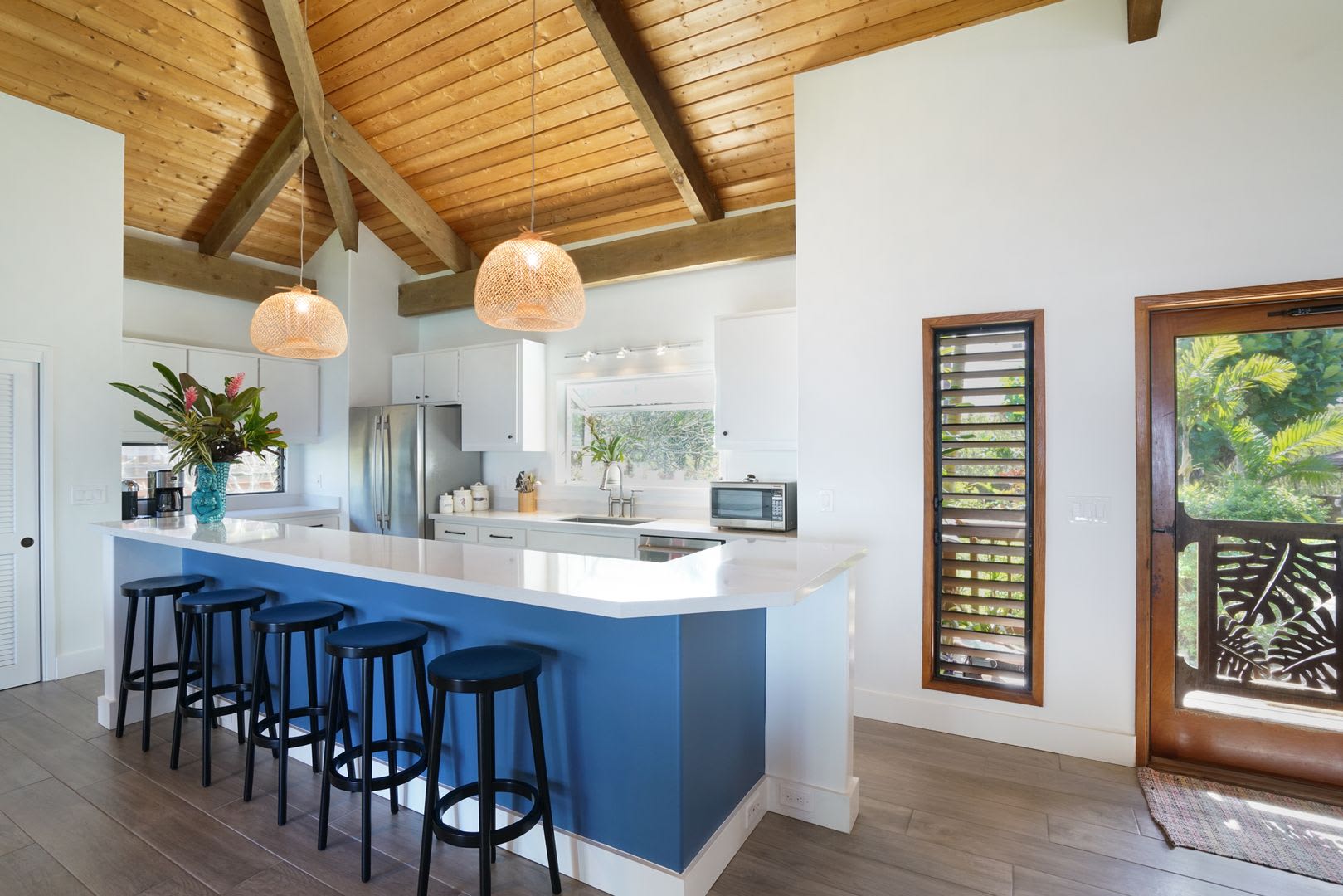 Hawaii Life Presents Mokuleia Beach House 3 Bedrooms 2 Full Bathrooms Sleeps 8 Beautifully Built Custom Home Sitting On An Exclusive Beachfront Property Built With The Idea Of Taking In The Gorgeous Ocean And Mountain Views – photo 5