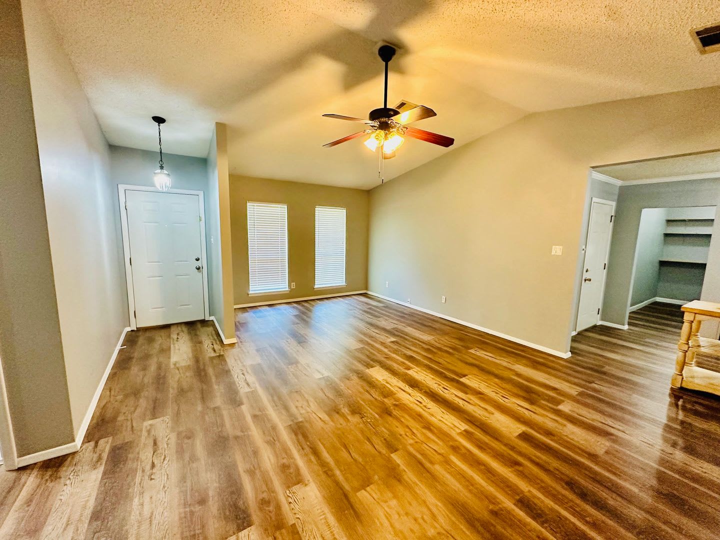 A Great Home in the Heart of Benton – photo 3