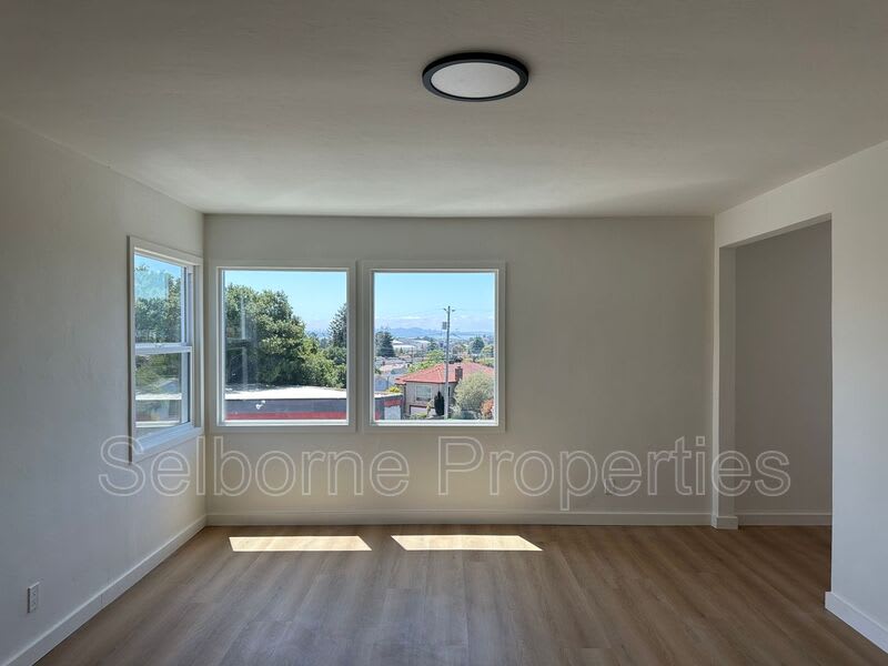 369 Colusa Avenue – photo 3
