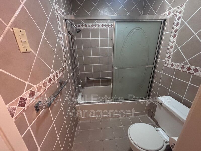 201 S College Road – photo 4