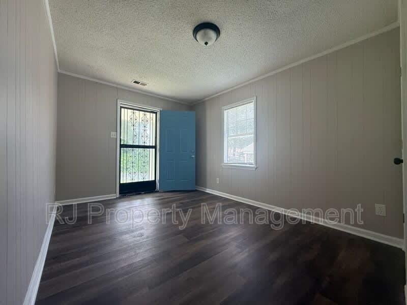 2076 Goff Ave – photo 2