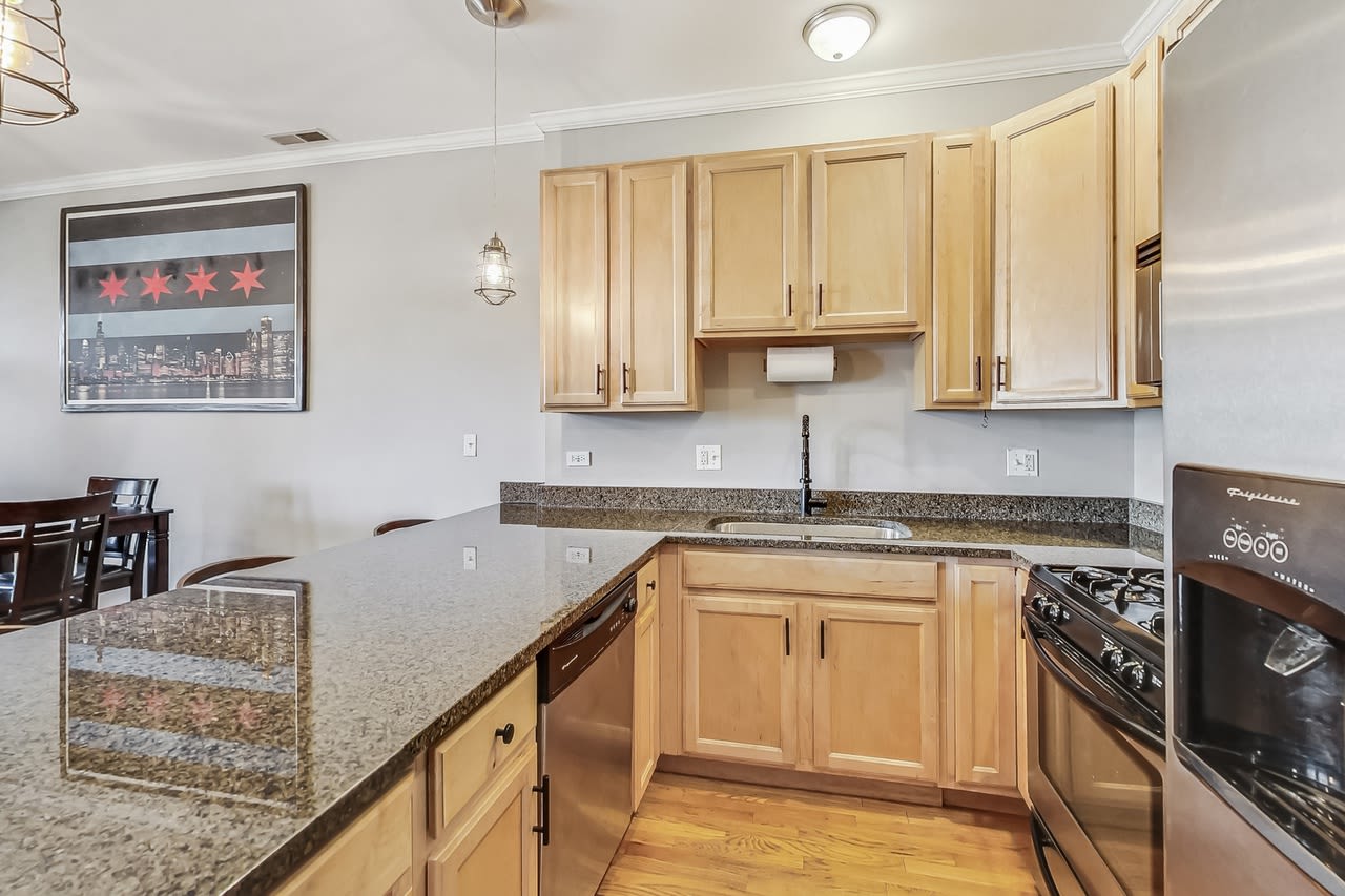 1426 North Western Avenue – photo 5