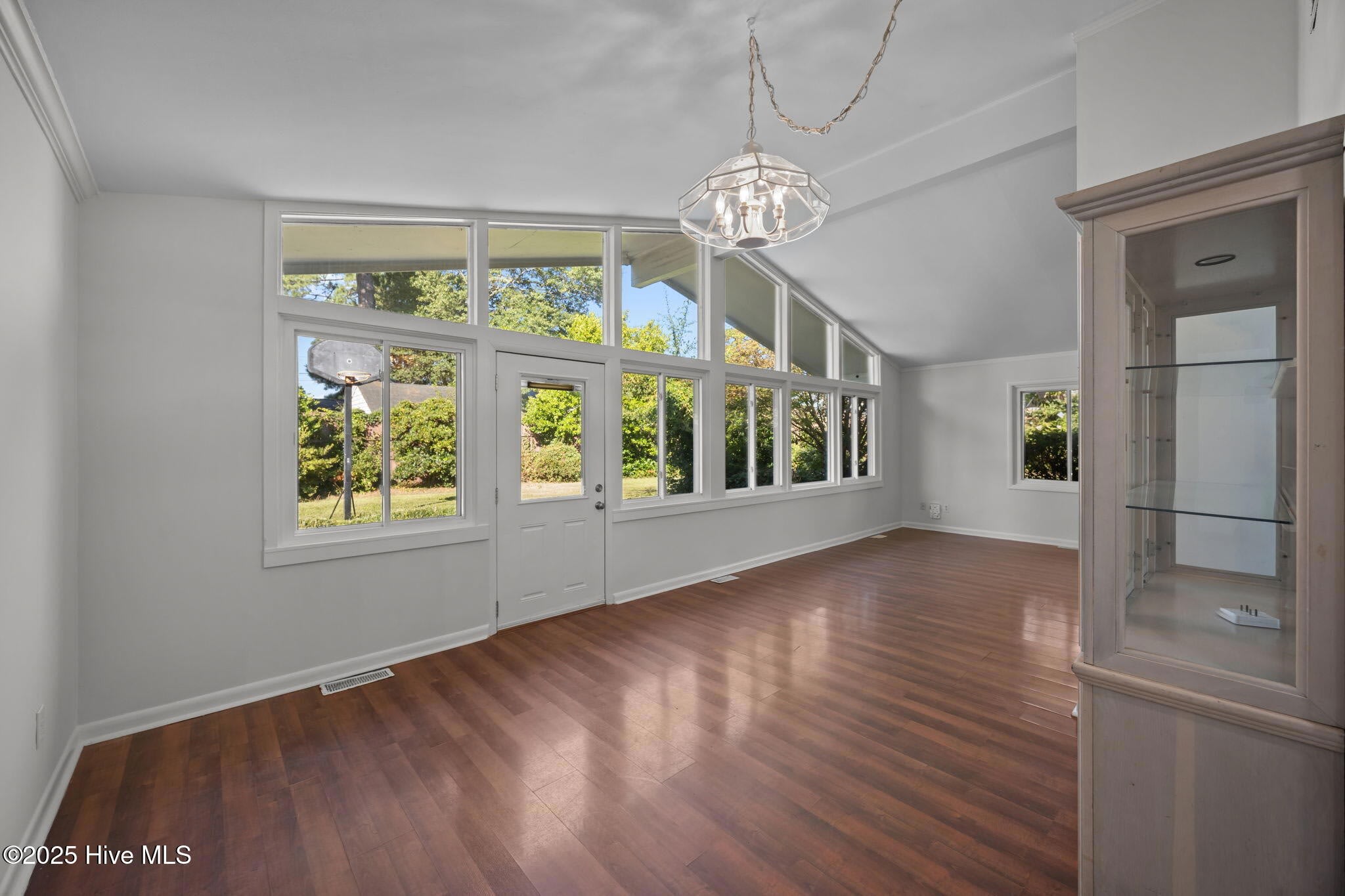 2003 Forest Hill Drive – photo 2