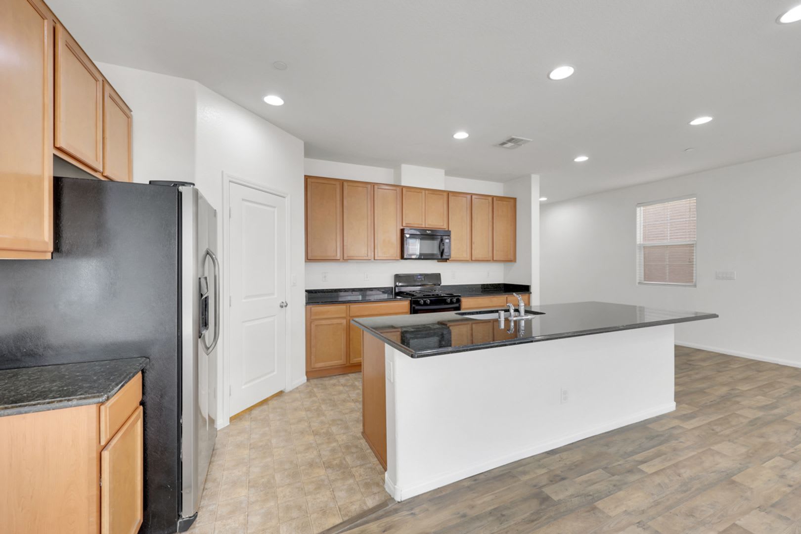 5 Bedroom in Henderson – photo 3