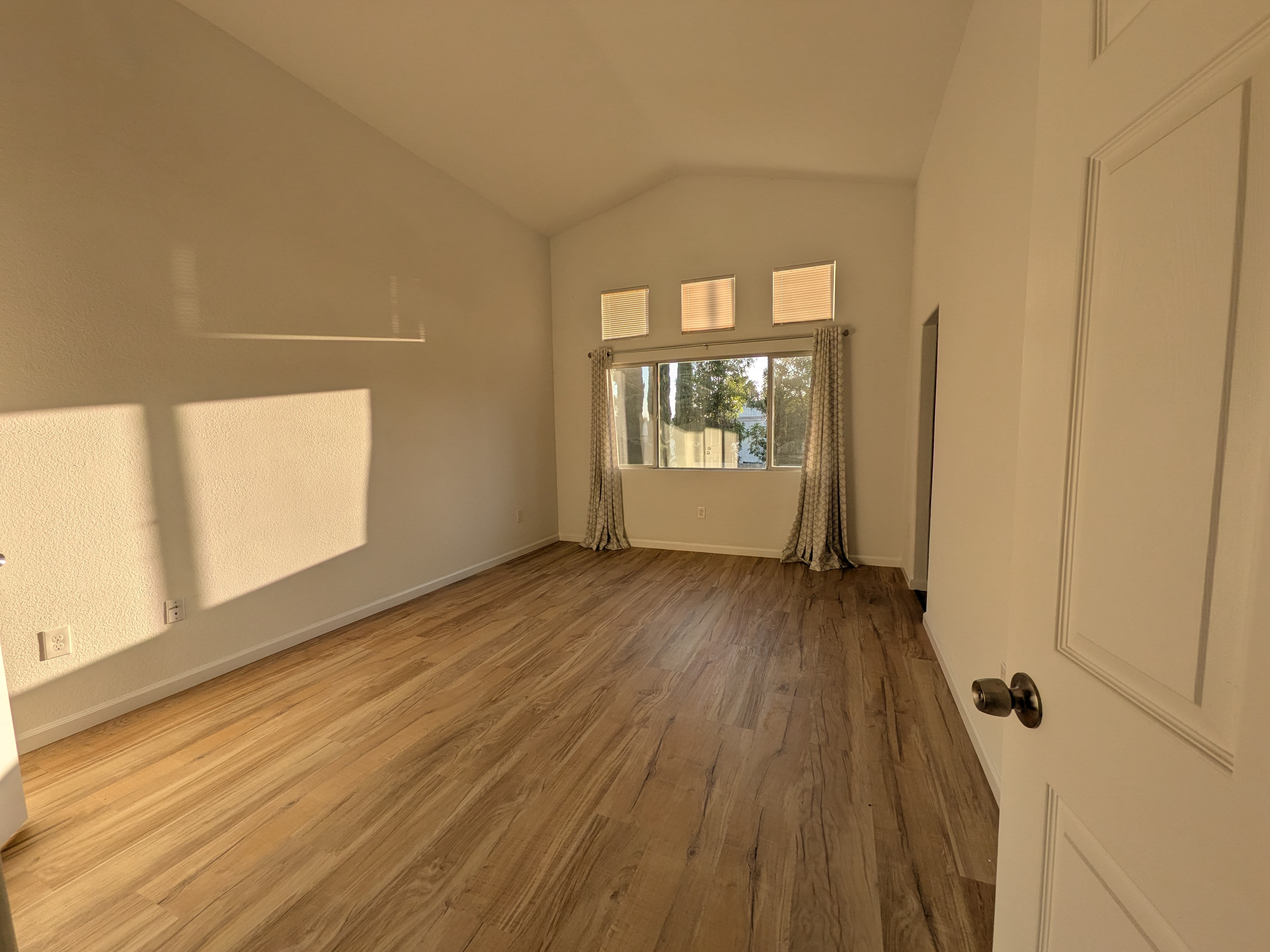 583 Hildale Cir – photo 2