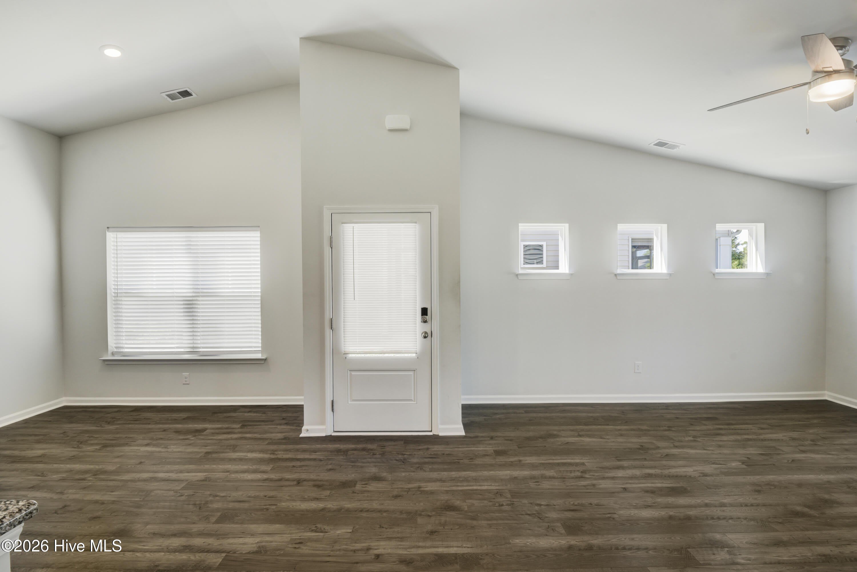 375 Logan Street – photo 4