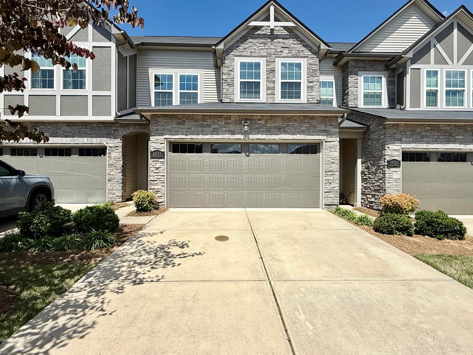 5633 Garrow Glen Road – photo 1