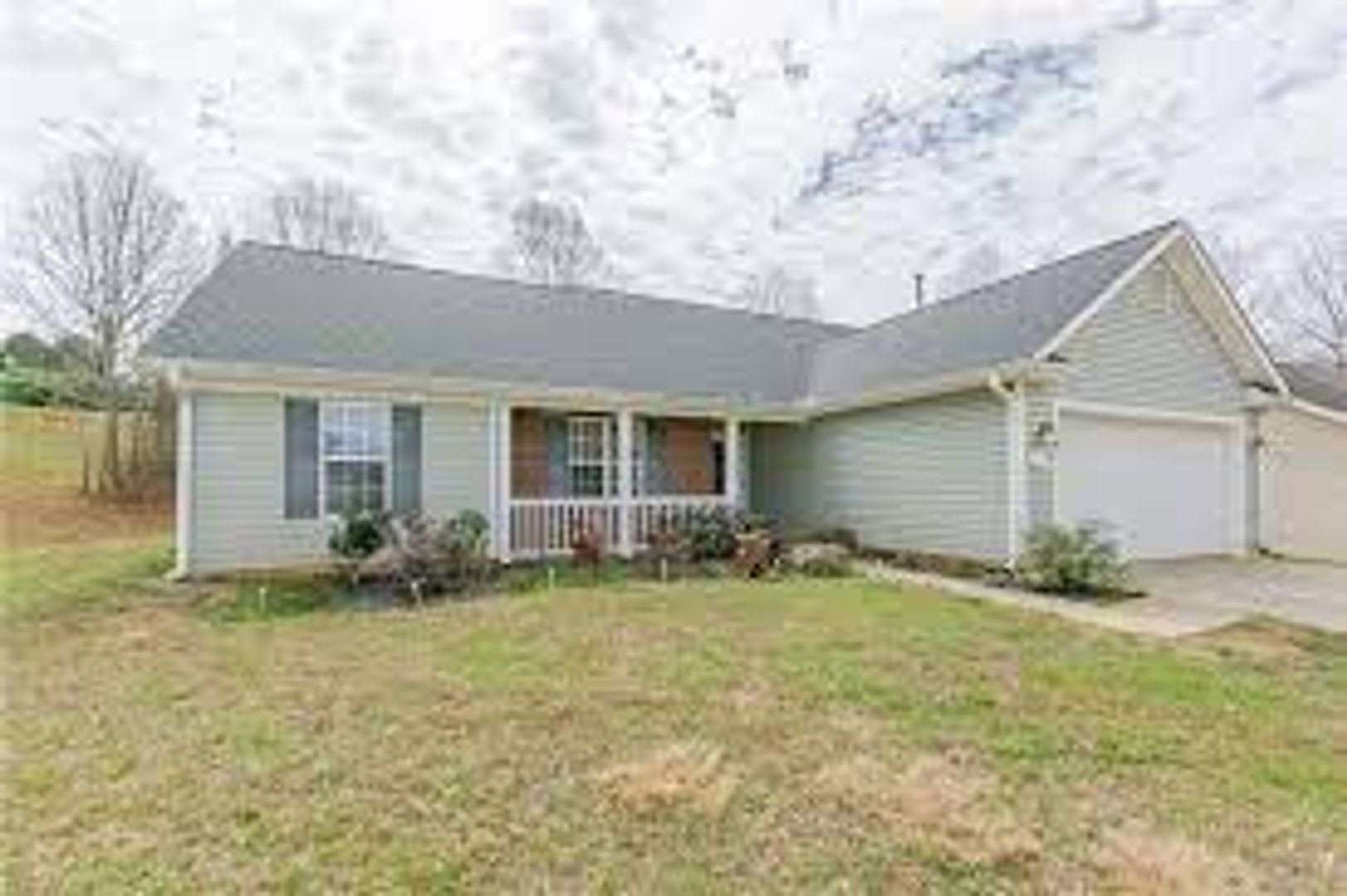 3bed in Coble Farms – photo 1