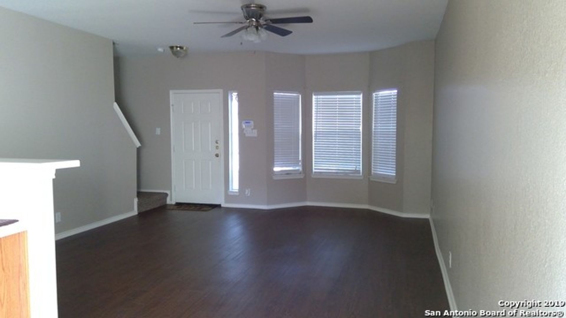 1/2 off 2nd month's full rent. Townhouse near Medical Center in Gated Community – photo 4