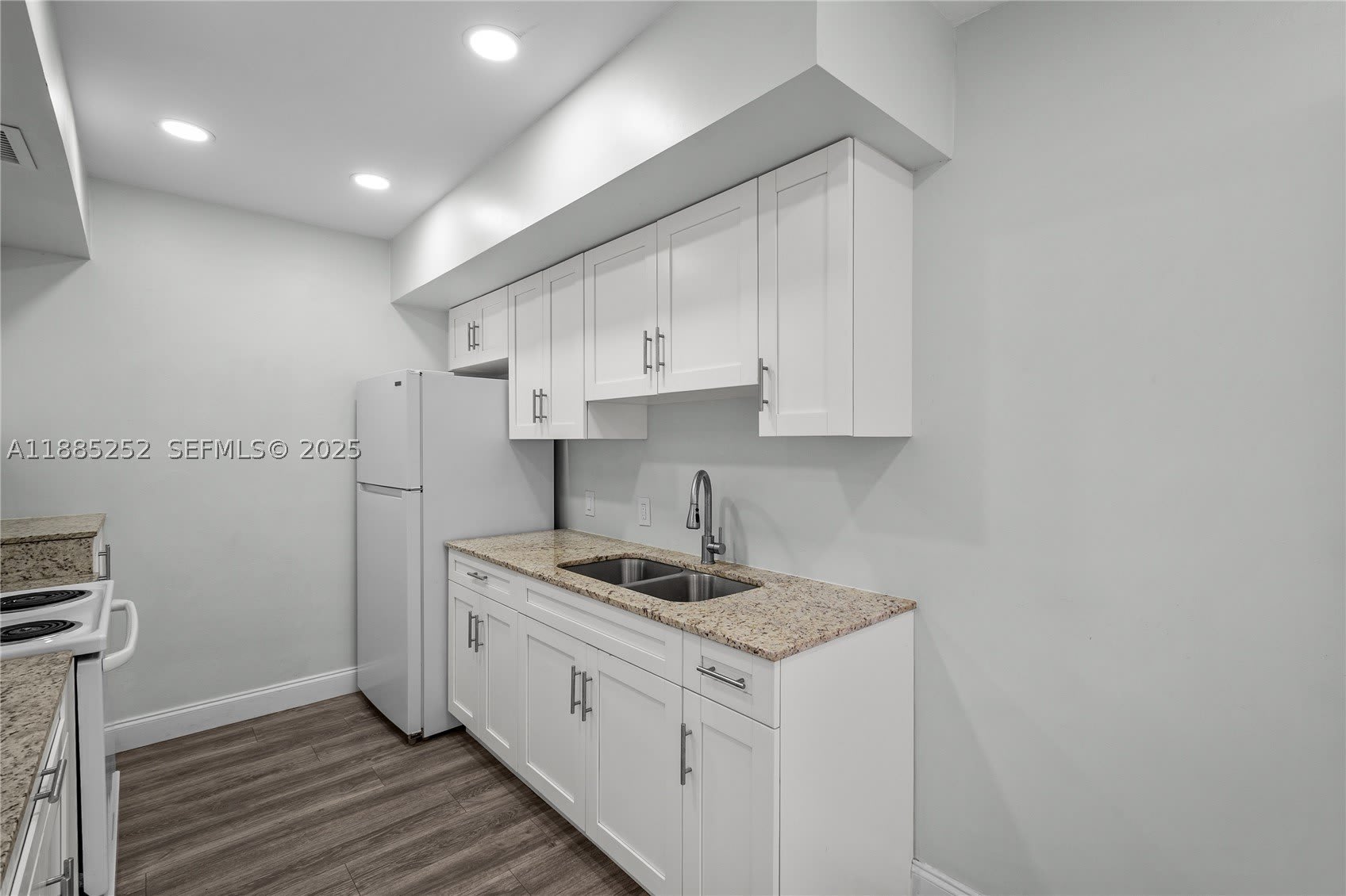 245 NE 191st St – photo 5