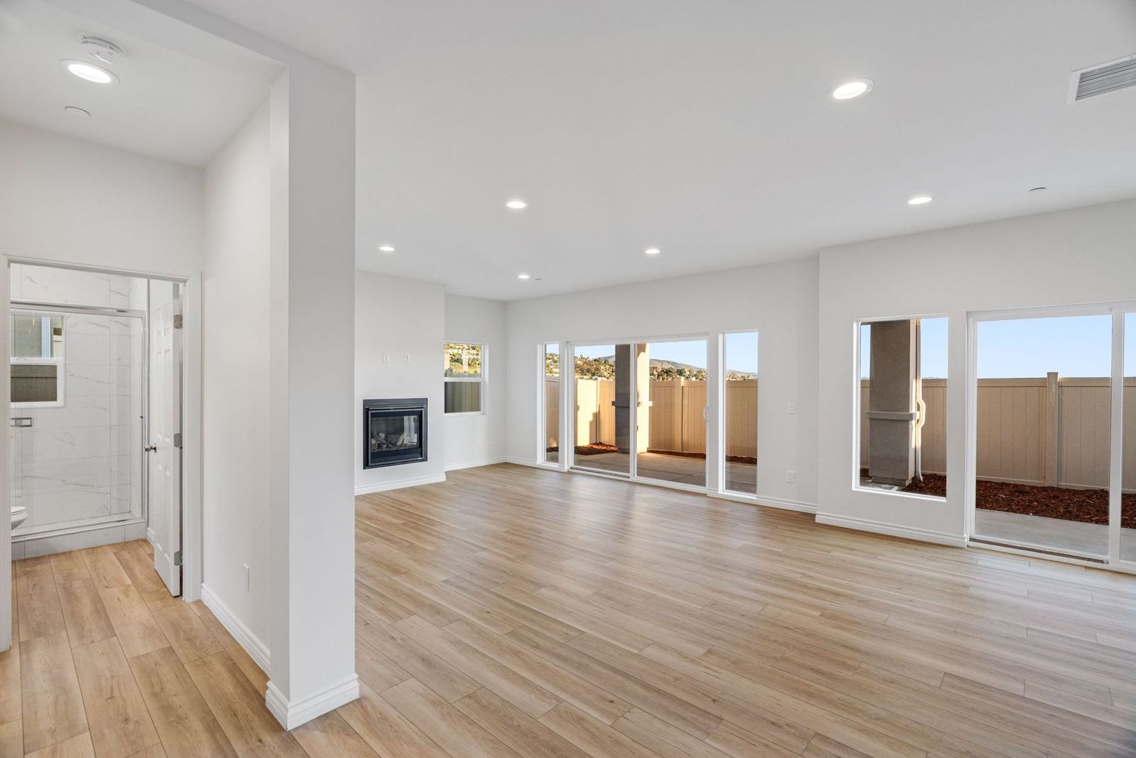 4 Bedroom house with view – photo 3