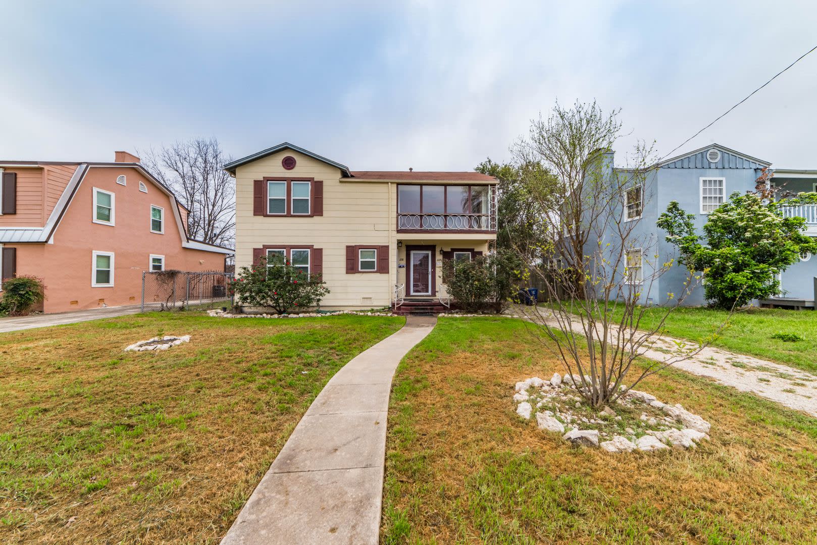 2-BEDROOM MONTICELLO PARK DUPLEX – photo 2