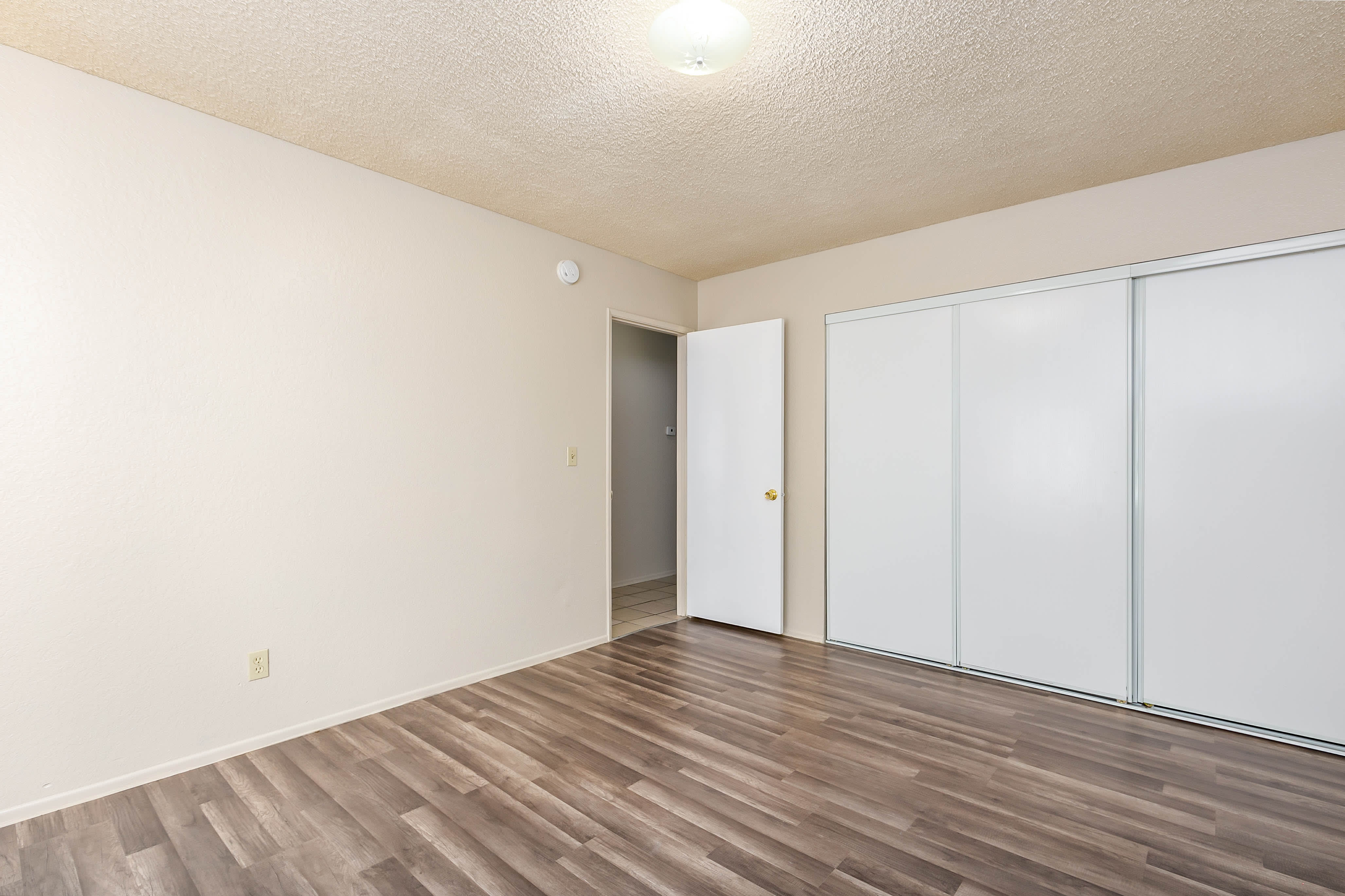 550 E Ave H 14 – photo 3
