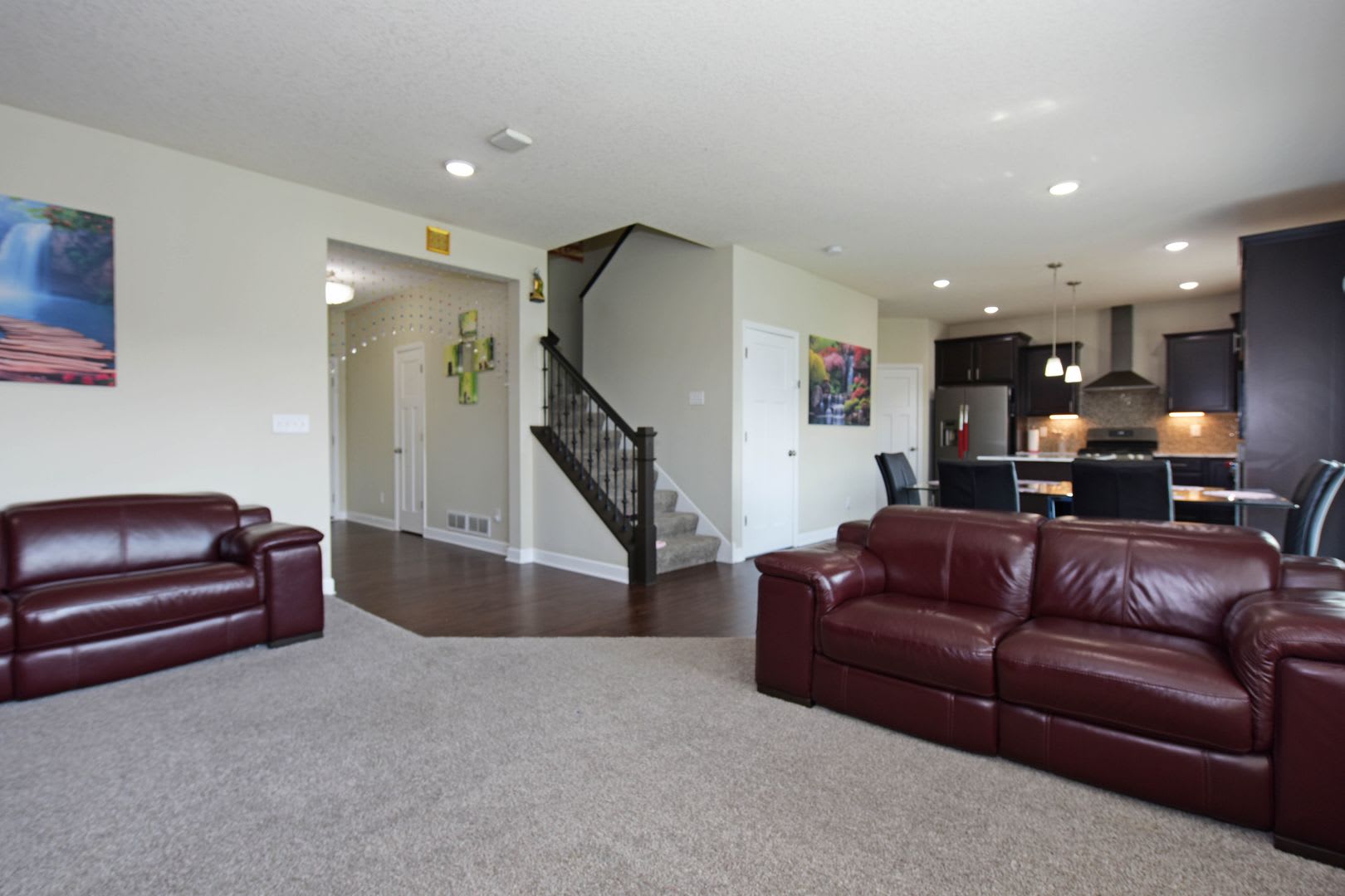 Beautiful 4 Bedroom Home With Finished Basement 3 Car Garage In Prior Lake – photo 5