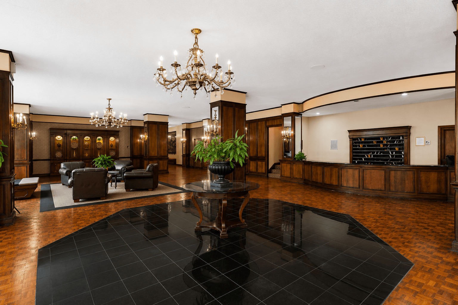 Cole Spring Plaza Apartments – photo 4