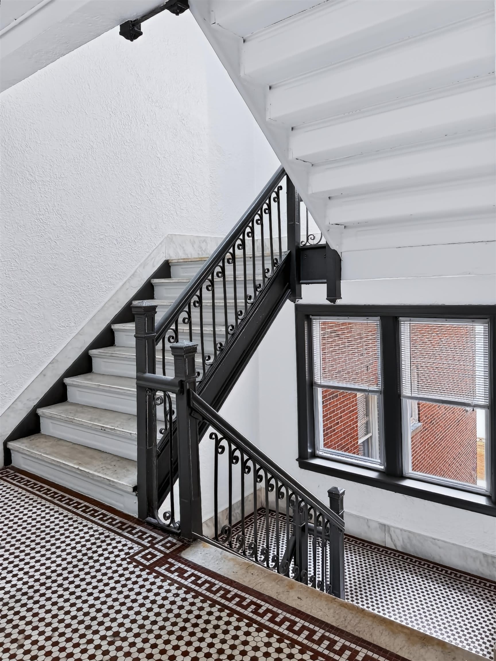 6045 Blvd E – photo 4