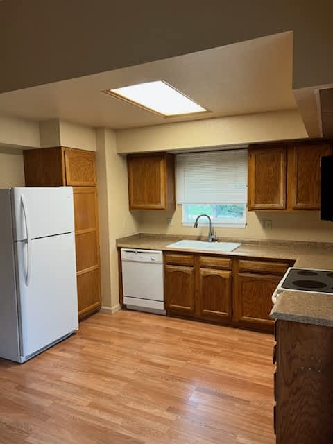 489 N Raynolds Ave – photo 3