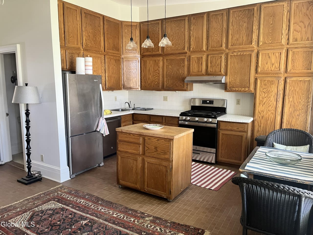 375 Hudson Ave – photo 3